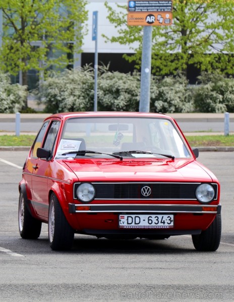 Latvijas Antīko automobiļu kluba «Youngtimer Rally» sekcija rīkoja 5.05.2019 «Youngtimer Cars&Coffee 2019» salidojumu