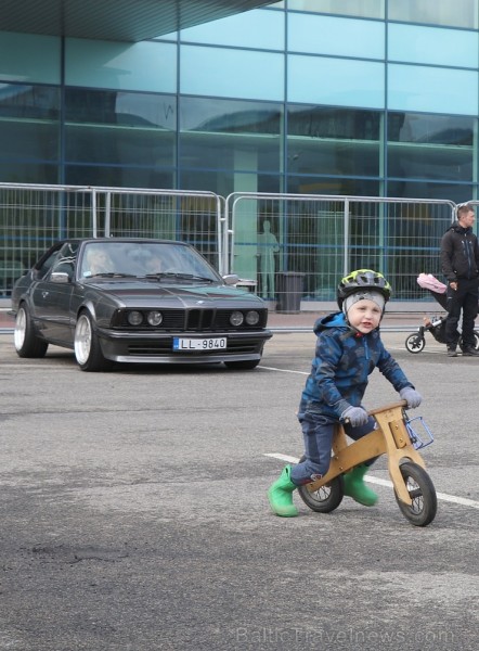 Latvijas Antīko automobiļu kluba «Youngtimer Rally» sekcija rīkoja 5.05.2019 «Youngtimer Cars&Coffee 2019» salidojumu