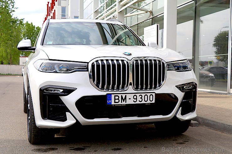 Latvijā prezentē 11.05.2019 pirmo luksus klases apvidus automobili «BMW X7» 253705