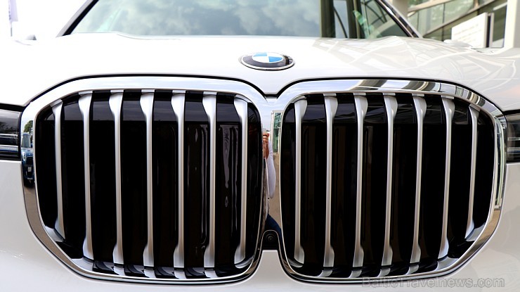 Latvijā prezentē 11.05.2019 pirmo luksus klases apvidus automobili «BMW X7»