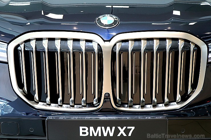 Latvijā prezentē 11.05.2019 pirmo luksus klases apvidus automobili «BMW X7»