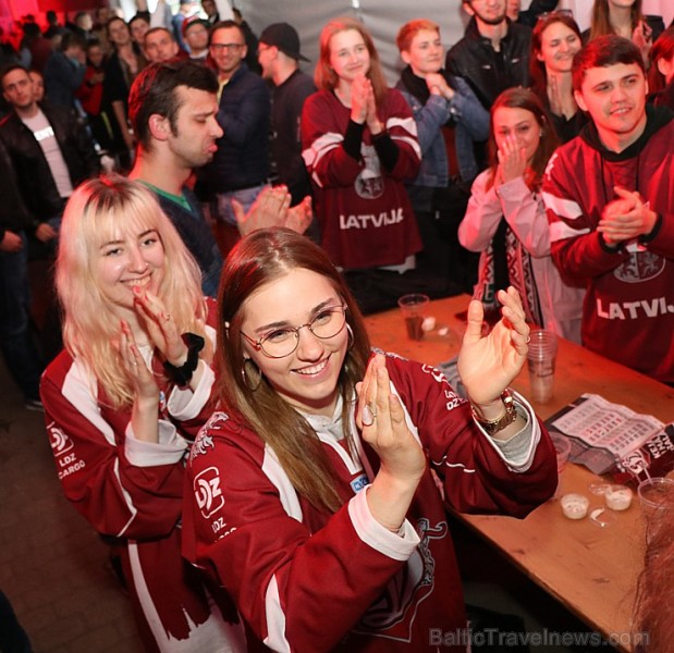 Hokeja fanu māja «Dinamo Rīga»: Latvija uzvar Austriju ar teicamu rezultātu. Atbalsta: «Rīga Istande Hotel» 