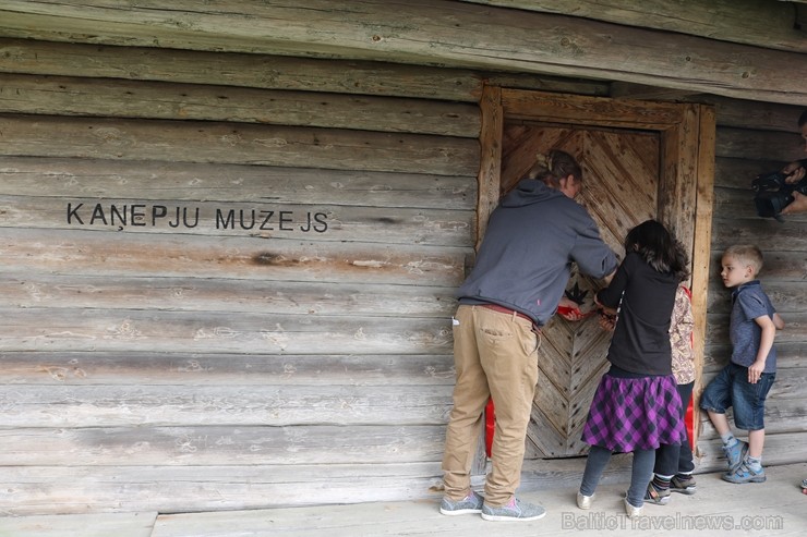 Latgales saimniecībā Viļānu novada Obelišku ciemā atklāts Latvijā pirmais Kaņepju muzejs