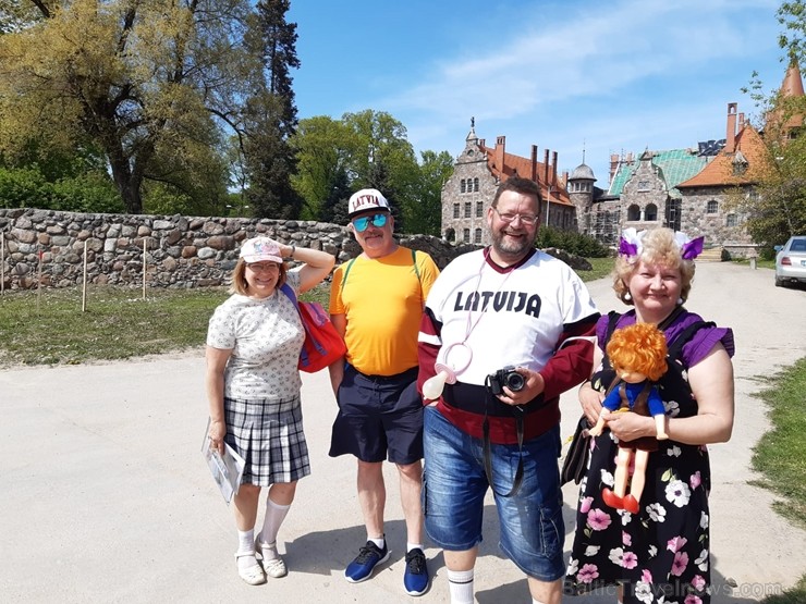 Rallija laikā ceļa posma P 37 apkārtnē tika apskatīti 25 tūrisma objekti. Šogad cīņā par galvenajām balvām devās 151 komanda ar vairāk nekā 670 dalībn Rallija laikā ceļa posma P 37 apkārtnē tika apskatīti 25 tūrisma objekti. Šogad cīņā par galvenajām balvām devās 151 komanda ar vairāk nekā 670 dalībn 254275