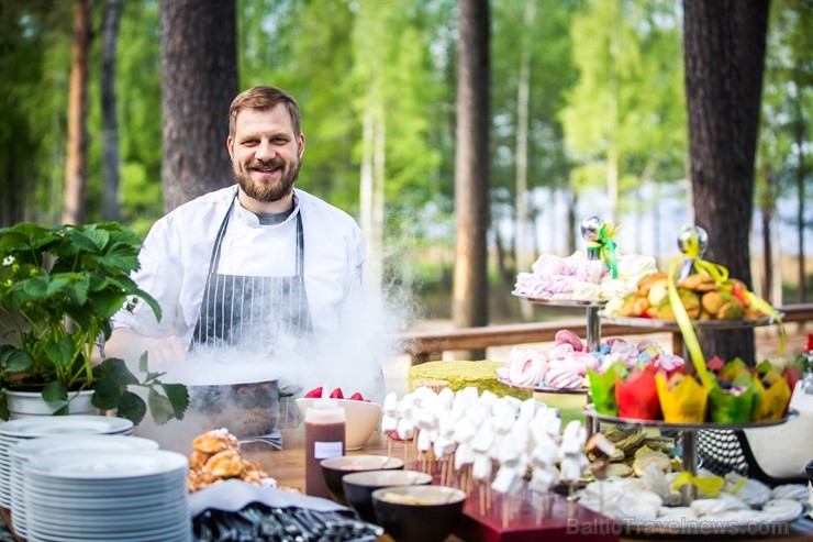 Pavadi neaizmirstamu laiku kopā ar draugiem vai ģimeni gardākajā vakara grill-brančā skaistākajā Pierīgas terasē Hotel Baltvilla, kuru atklās 24.05.20 254635