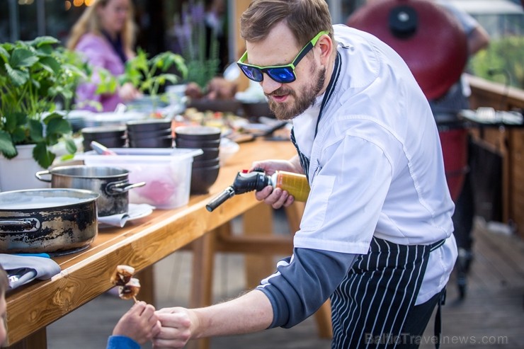 Pavadi neaizmirstamu laiku kopā ar draugiem vai ģimeni gardākajā vakara grill-brančā skaistākajā Pierīgas terasē Hotel Baltvilla, kuru atklās 24.05.20