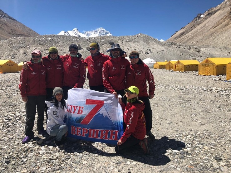 Tūroperatora Alida Tūrs valdes priekšsēdētājs Arno Ter-Saakovs piepildījis savu sapni un sasniedzis pasaules augstāko virsotni Everestu 254649