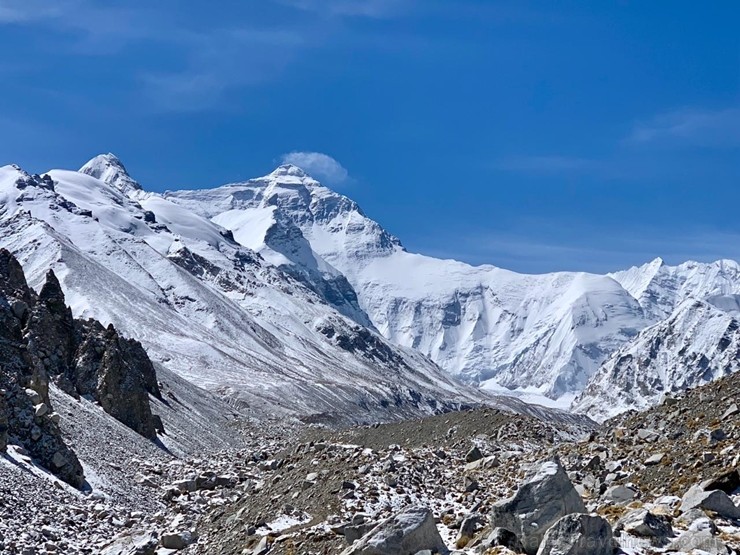 Tūroperatora Alida Tūrs valdes priekšsēdētājs Arno Ter-Saakovs piepildījis savu sapni un sasniedzis pasaules augstāko virsotni Everestu 254656
