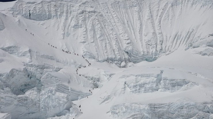 Tūroperatora Alida Tūrs valdes priekšsēdētājs Arno Ter-Saakovs piepildījis savu sapni un sasniedzis pasaules augstāko virsotni Everestu 254663