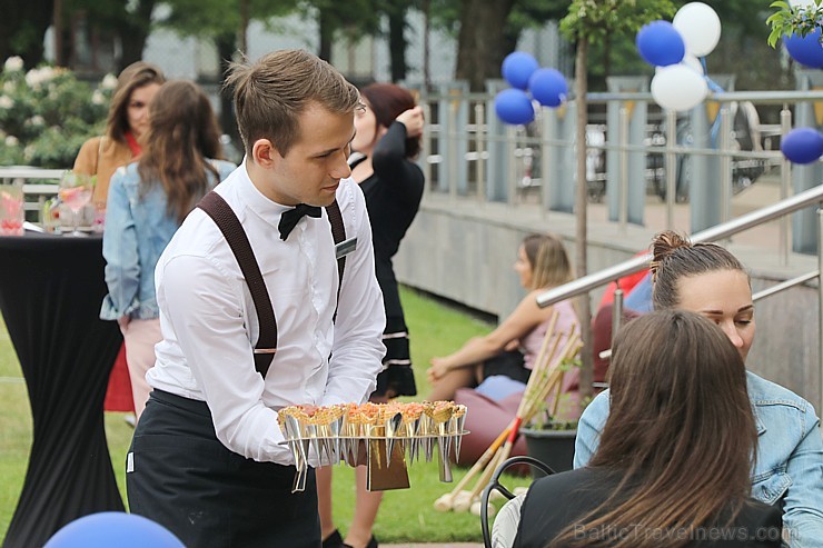 Rīgas viesnīcas «Radisson Blu Rīdzene Hotel» restorāns «Piramīda» 23.05.2019 atklāj vasaras terasi
