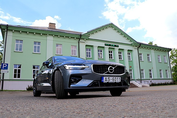 Travelnews.lv apceļo Latgali ar jauno un 250 zirgspēku «Volvo S60 R-desing T5 FWD»