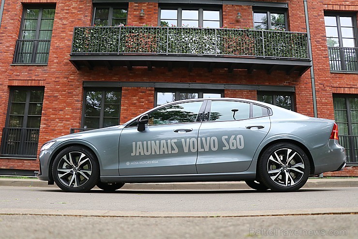 Travelnews.lv apceļo Latgali ar jauno un 250 zirgspēku «Volvo S60 R-desing T5 FWD»
