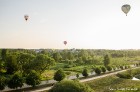 Festivāla laikā virs Kuldīgas krāšņi pacēlās vairākas gaisa balonu ekipāžas un priecēja kuplo apmeklētaju pulku 27