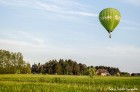 Festivāla laikā virs Kuldīgas krāšņi pacēlās vairākas gaisa balonu ekipāžas un priecēja kuplo apmeklētaju pulku 50