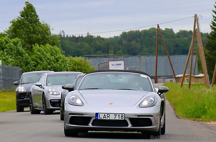 Travelnews.lv piedalās «Porsche Road Tour 2019» un izbauda 10 spēkratu spējas dažādos apstākļos