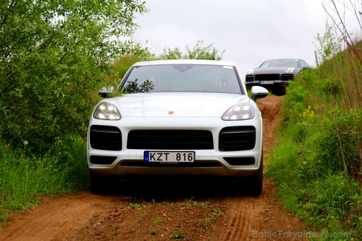 Travelnews.lv piedalās «Porsche Road Tour 2019» un izbauda 10 spēkratu spējas dažādos apstākļos