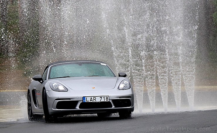 Travelnews.lv piedalās «Porsche Road Tour 2019» un izbauda 10 spēkratu spējas dažādos apstākļos