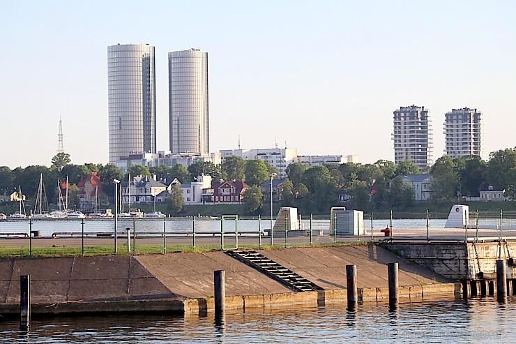 Travelnews.lv garšīgi izbauda Daugavas panorāmas restorānu «Aqua Luna» Andrejostā