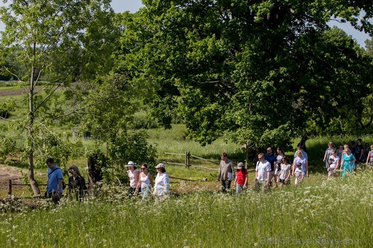 Ar krāšņu svētku atklāšanas programmu Alūksnes  pusē atklātas Veclaicenes aizsargājamo ainavu apvidū izveidotās Dabas mājas un pašapkalpošanās tūrisma 256749