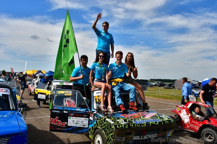Rallijkrosa čempionāta 2. posms Salas novada Biržos pulcēja lielu skaitu sportistu un atbalstītāju, garantējot īpašu autosporta piepildītu brīvdienu 257051