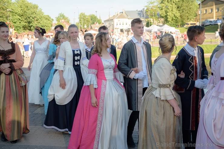 Rēzeknē15. jūnijā rīkoja Martas balli, kas veltīta Latgales novadniecei Martai Skavronskai, kurai liktenis bija lēmis kļūt par cara Pētera I sievu un  257222