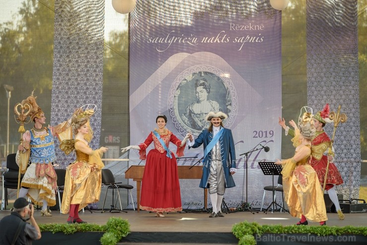 Rēzeknē15. jūnijā rīkoja Martas balli, kas veltīta Latgales novadniecei Martai Skavronskai, kurai liktenis bija lēmis kļūt par cara Pētera I sievu un  257273