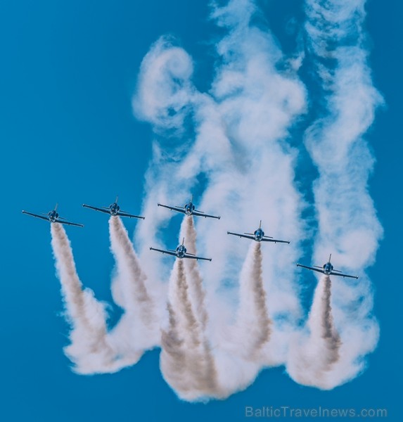 Tukumā rīko aviošova «Wings Over Baltics Airshow 2019» preses konferenci. Šovs norisināsies Lidostā 