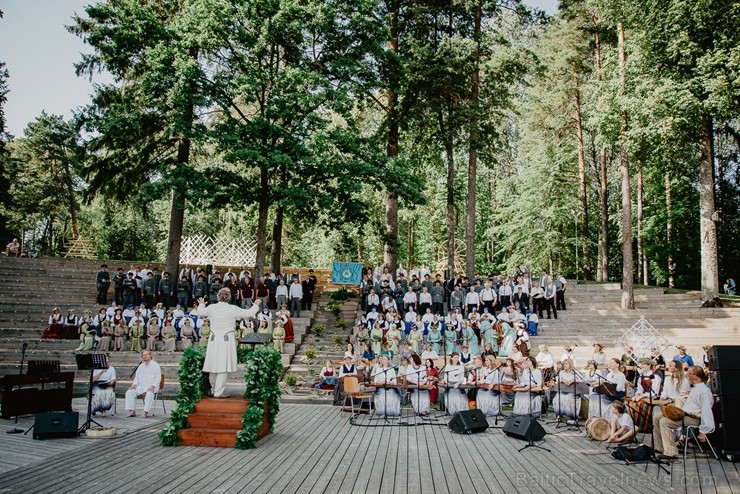 Šogad aprit 155. gadskārta kopš pirmajām dziesmu dienām, kas norisinājās Valmieras pusē - Dikļos 