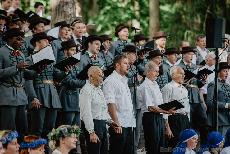 Šogad aprit 155. gadskārta kopš pirmajām dziesmu dienām, kas norisinājās Valmieras pusē - Dikļos Šogad aprit 155. gadskārta kopš pirmajām dziesmu dienām, kas norisinājās Valmieras pusē - Dikļos 258159