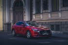 Vienam no kompaktās klases hečbekiem Mazda3 ir dvīņubrālis, kuru droši var saukt par vienu no skaistākajiem kompaktās klases sedaniem 10