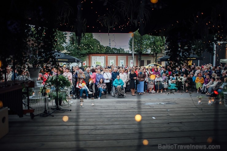 Mēnesi pirms festivāla Summertime sākuma, tā patronese Inese Galante dāvāja Rīgas klausītājiem bezmaksas koncertu Kalnciema kvartālā 258500