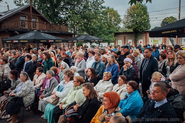 Mēnesi pirms festivāla Summertime sākuma, tā patronese Inese Galante dāvāja Rīgas klausītājiem bezmaksas koncertu Kalnciema kvartālā 258503