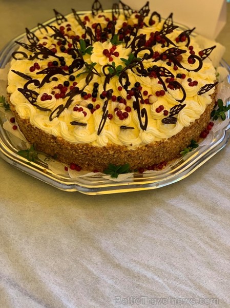 Zaubes savvaļas kulinārā festivāla ietvaros nosaka labāko lauku torti. Foto: Erlens Ernstsons 259040