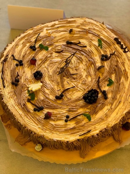 Zaubes savvaļas kulinārā festivāla ietvaros nosaka labāko lauku torti. Foto: Erlens Ernstsons