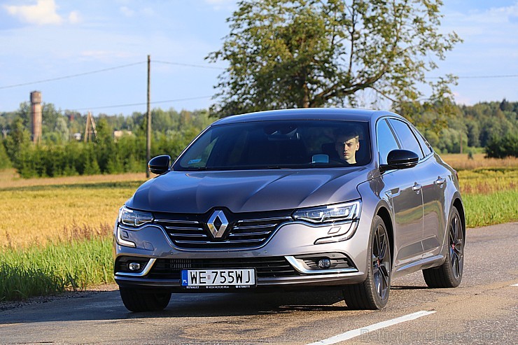 Travelnews.lv apceļo Latviju ar jauno «Renault Talisman»