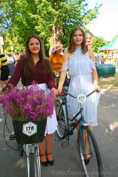 Mazsalacā reizē ar pilsētas svētkiem jau devīto gadu svin Mazsalacā dzimušā amatnieka, velosipēdu izgatavotāja Gustava Ērenpreisa jubileju 259611