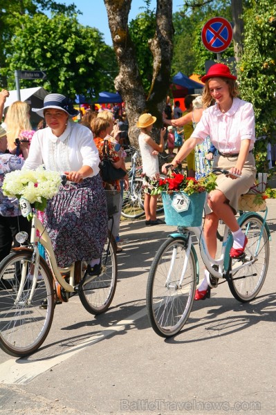 Mazsalacā reizē ar pilsētas svētkiem jau devīto gadu svin Mazsalacā dzimušā amatnieka, velosipēdu izgatavotāja Gustava Ērenpreisa jubileju 259612