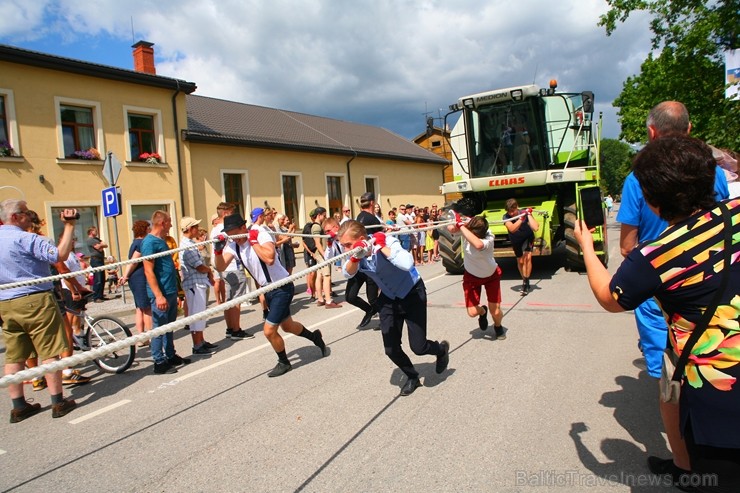 Mazsalacā reizē ar pilsētas svētkiem jau devīto gadu svin Mazsalacā dzimušā amatnieka, velosipēdu izgatavotāja Gustava Ērenpreisa jubileju 259627