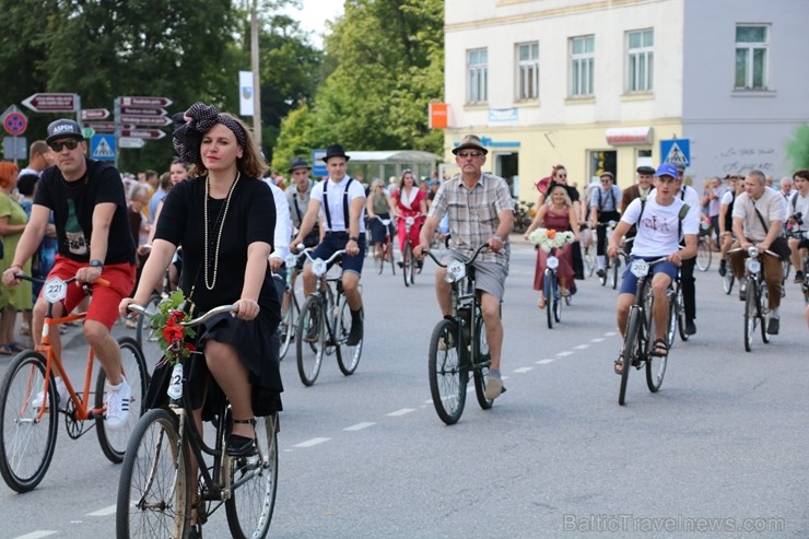 Mazsalacā reizē ar pilsētas svētkiem jau devīto gadu svin Mazsalacā dzimušā amatnieka, velosipēdu izgatavotāja Gustava Ērenpreisa jubileju Mazsalacā reizē ar pilsētas svētkiem jau devīto gadu svin Mazsalacā dzimušā amatnieka, velosipēdu izgatavotāja Gustava Ērenpreisa jubileju 259635