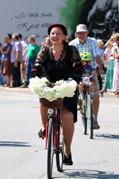 Mazsalacā reizē ar pilsētas svētkiem jau devīto gadu svin Mazsalacā dzimušā amatnieka, velosipēdu izgatavotāja Gustava Ērenpreisa jubileju 259638