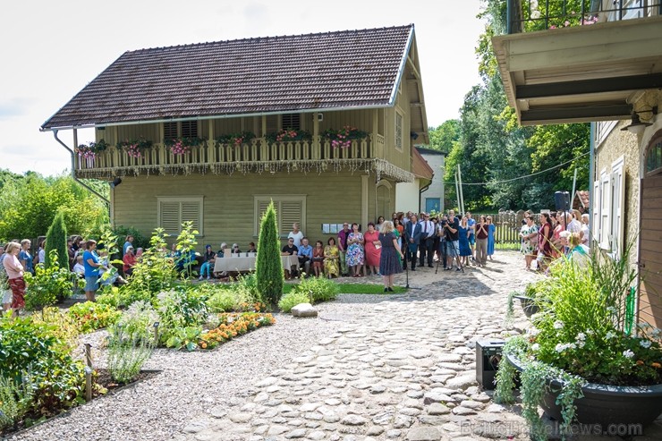 Valmierā nosvinēta pilsētas 736. Dzimšanas diena ar tradicionālām un jaunām aktivitātēm, kas iepriecinājušas ikvienu svētku dalībnieku 260110