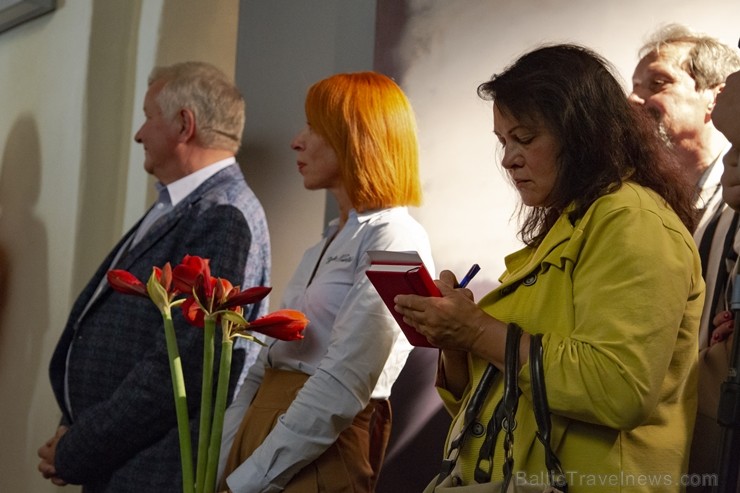 Uz Daugavpils Marka Rotko mākslas centru atceļojuši jauni mākslinieka darbu oriģināli 260221