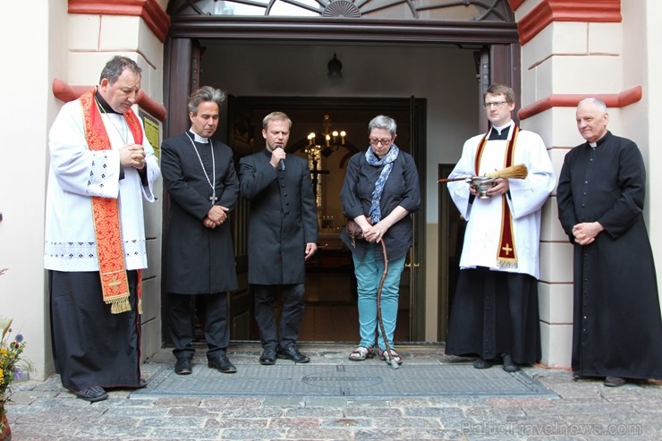 Sv. Jēkaba dienā tika atklāta un iesvētīta Latvijā pirmā gliemežvāka simbola zīme un izsniegta pirmā Latvijas svētceļnieka pase latvietim Bruno Skaram 260525