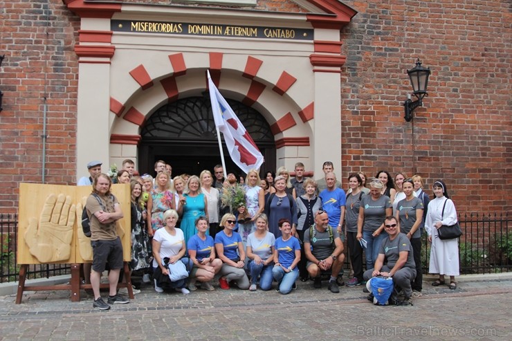 Sv. Jēkaba dienā tika atklāta un iesvētīta Latvijā pirmā gliemežvāka simbola zīme un izsniegta pirmā Latvijas svētceļnieka pase latvietim Bruno Skaram 260527