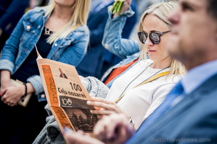 Centrālās dzelzceļa stacijas laukumā Rīgā, pie tirdzniecības centra Origo tika atklāta VAS Latvijas Valsts ceļi un ceļu nozares simtgadei veltīta izst 260740