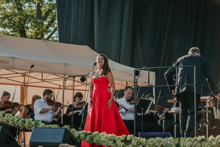 Siguldas Opermūzikas svētki unikālajā pilsdrupu estrādē pulcēja Latvijas un pasaules izcilākās opermūzikas zvaigznes