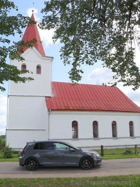 Travelnews.lv apceļo Latviju ar jauno un jaudīgo «VW Golf GTI TRC»