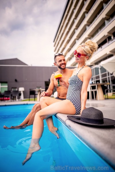 Viesnīcas Lielupe by Semarah Hotels atklātajā baseinā var baudīt vasarīgas sajūtas 261067