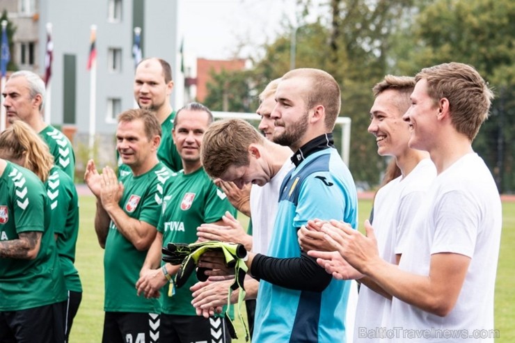 Godinot ilggadējo Latvijas futbola žurnālistu Arturu Vaideru, Preiļu stadionā tika rīkots Baltijas valstu futbola mediju turnīrs, kurā piedalījās četr 261408