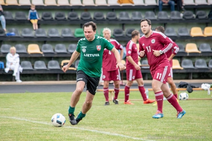 Godinot ilggadējo Latvijas futbola žurnālistu Arturu Vaideru, Preiļu stadionā tika rīkots Baltijas valstu futbola mediju turnīrs, kurā piedalījās četr 261417